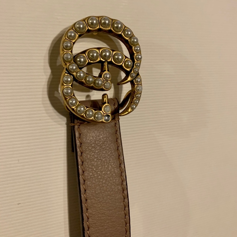 ❌SOLD❌Gucci Leather belt w/ pearl Double G buckle